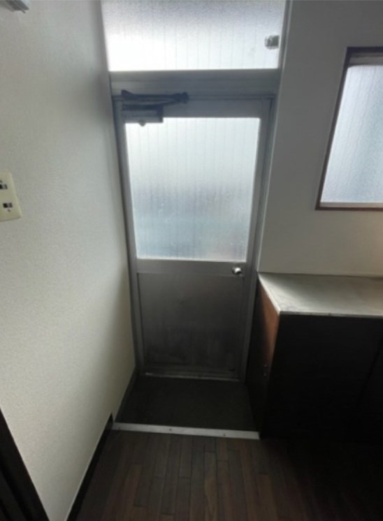 天王マンション 玄関