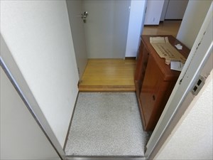 帝金ビル 玄関