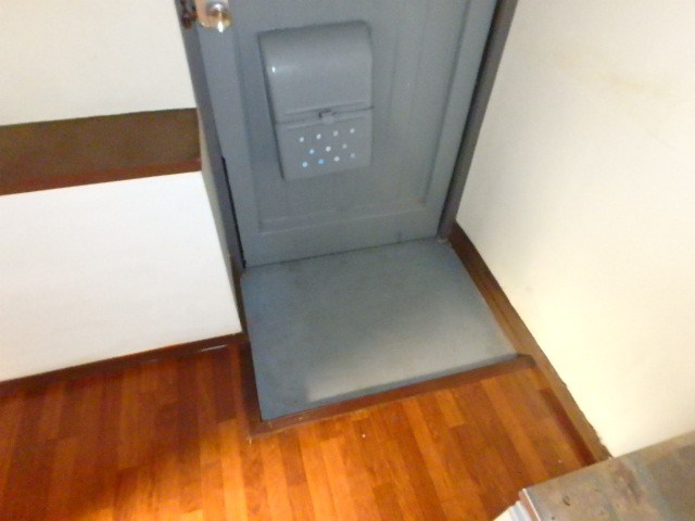 林ビル１ 玄関