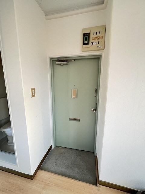 泉ハイツ 玄関