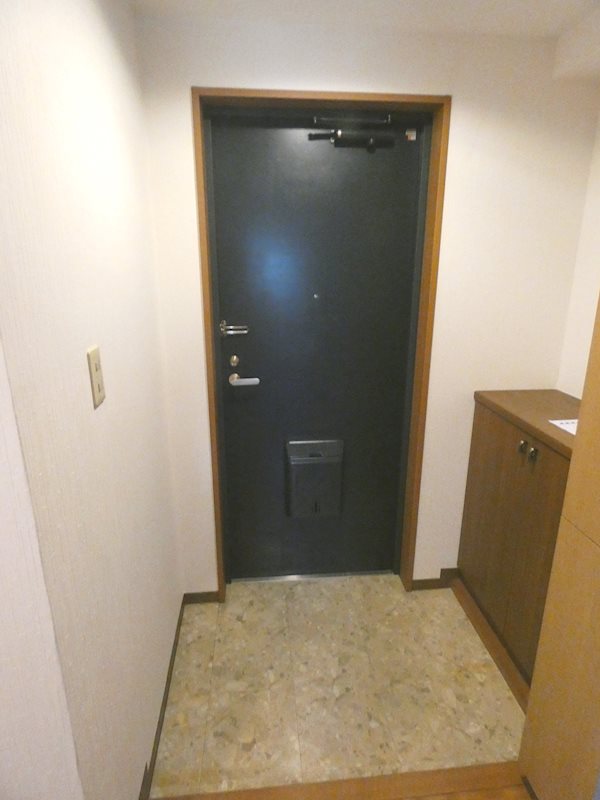 イストワールジュネス  玄関
