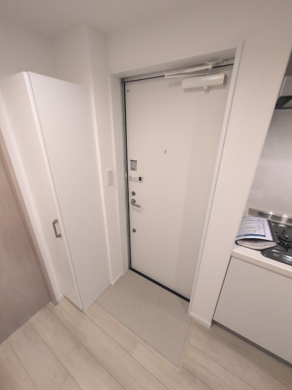 ベルテイン関原 玄関