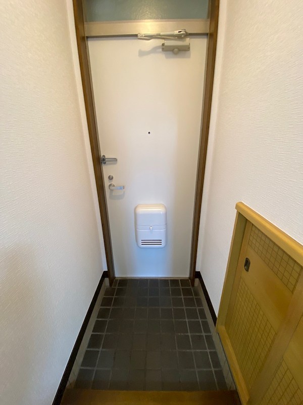 オイコスヒルズ　C棟 玄関