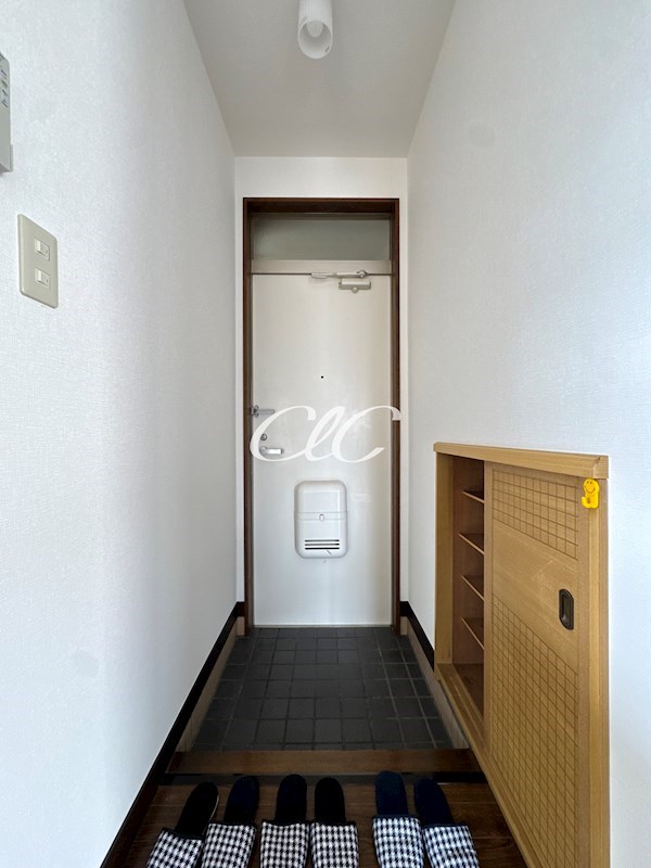 オイコスヒルズ　C棟 玄関