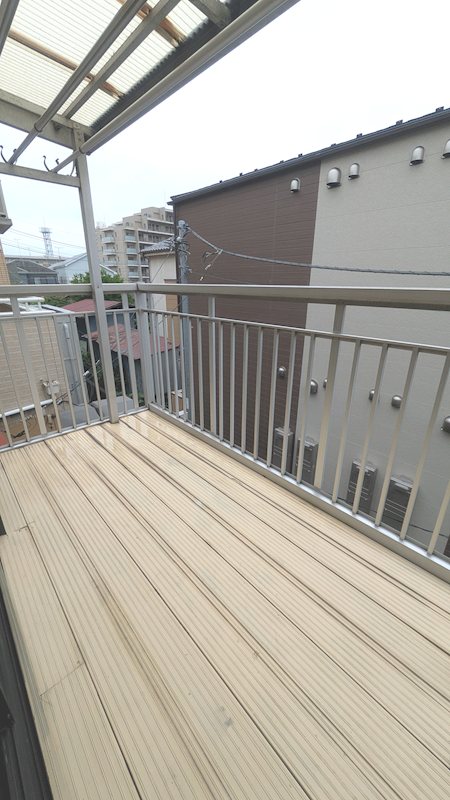 谷塚町貸家 ベランダ