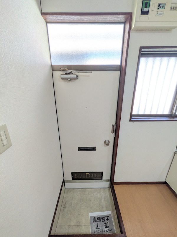 ニシキハイツ 玄関