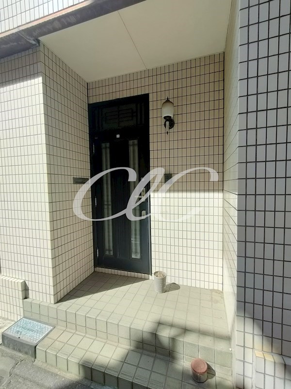 江川小台ビル 玄関