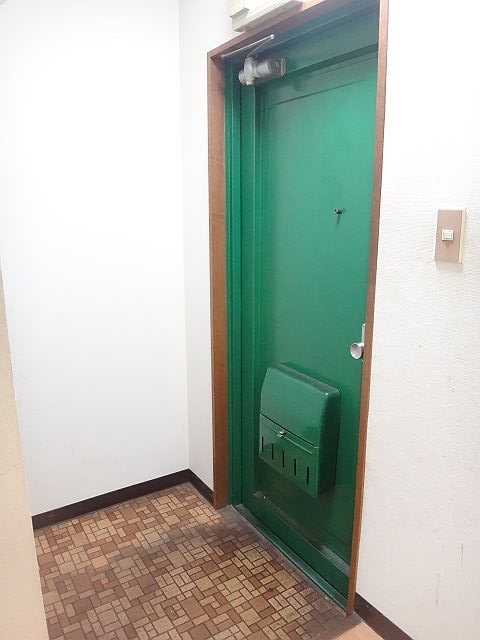 宝コーポ 玄関