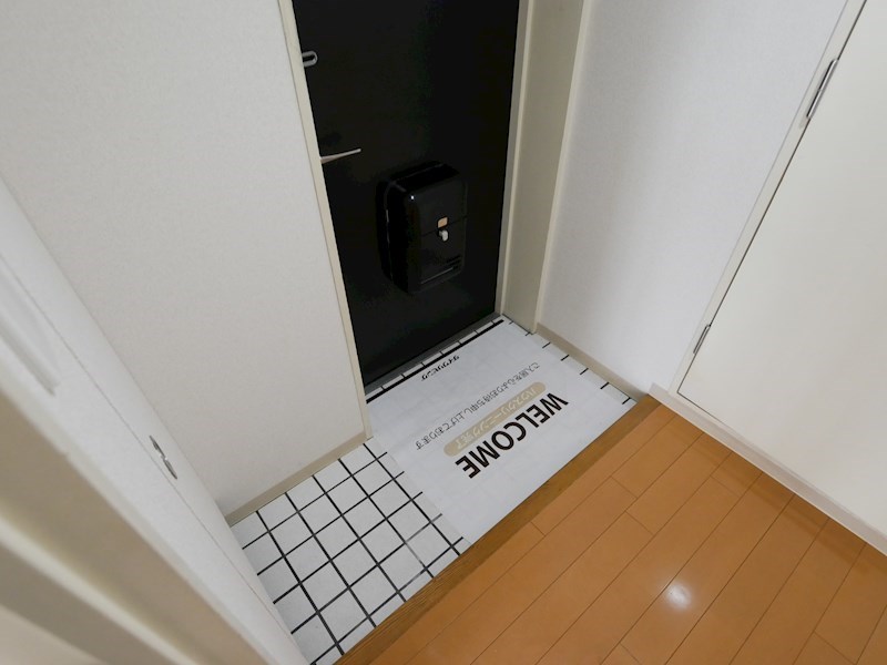 ハイフラットワン 玄関