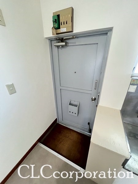 川出マンション 玄関