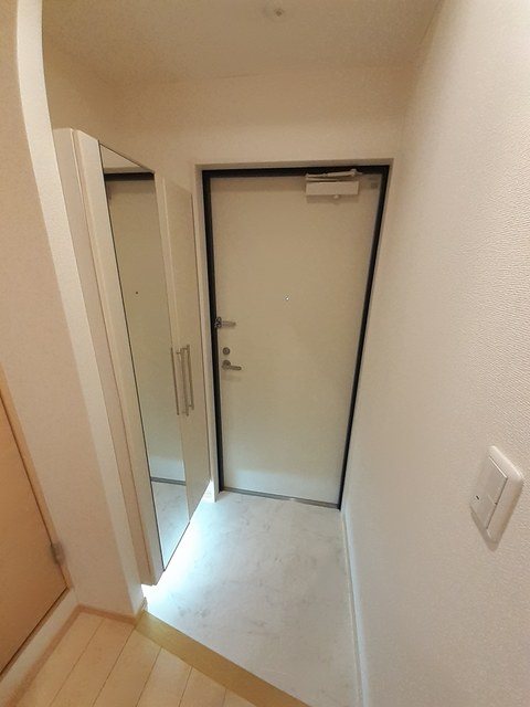 サンパレスＭ 玄関