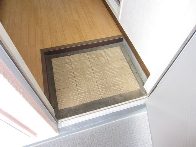 第一サトーハイツ 玄関