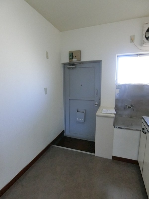 川出マンション 玄関