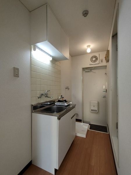 プチクレール北綾瀬D 玄関