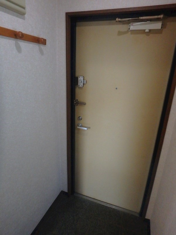 フレール岩間 玄関