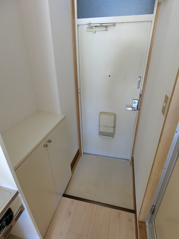 フジビル 玄関