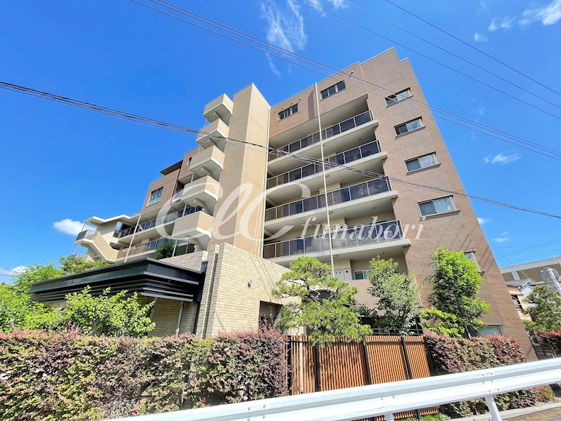 HIGASHIKOMATSUGAWA　APARTMENT 外観