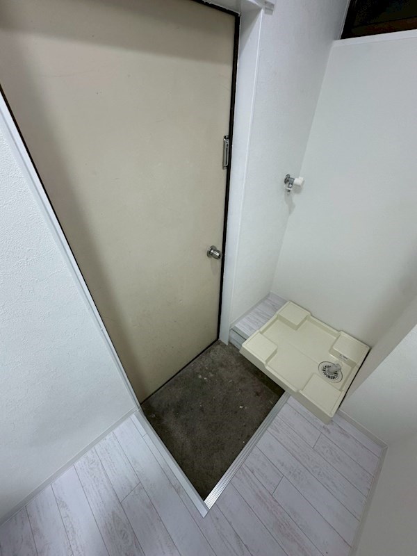 ユタカビル 玄関