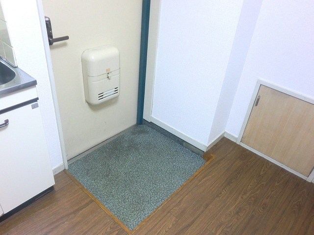 第二小林ハイツ 玄関