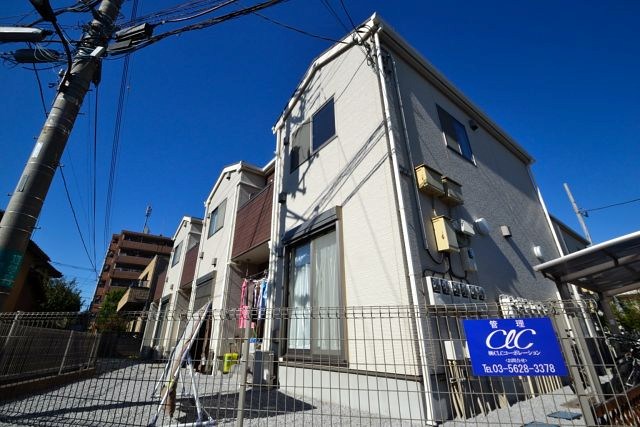ホワイトカーラント F号室 外観