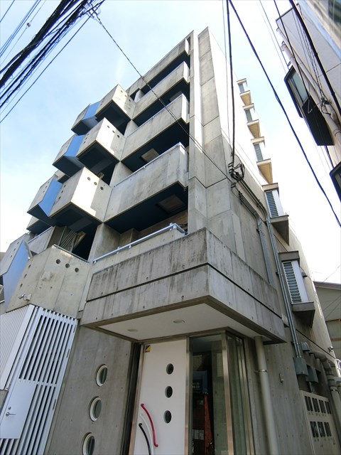 Riva 3  外観