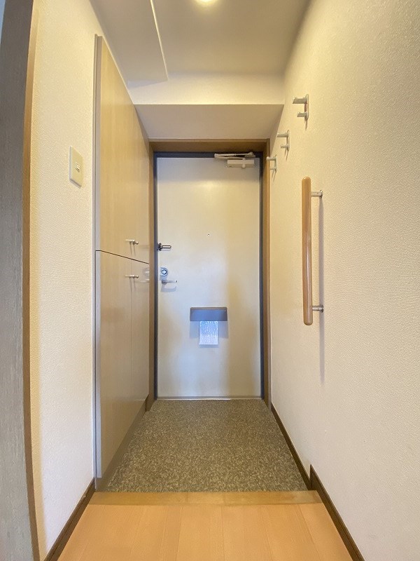 プレステージ市川Ⅱ 玄関