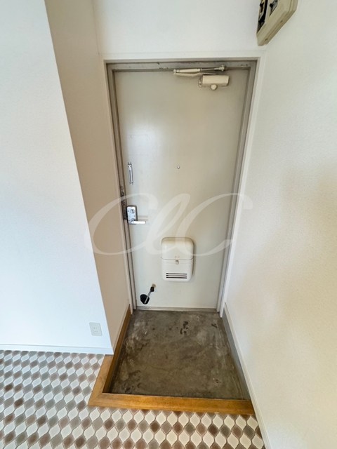 東京アパートメント 玄関