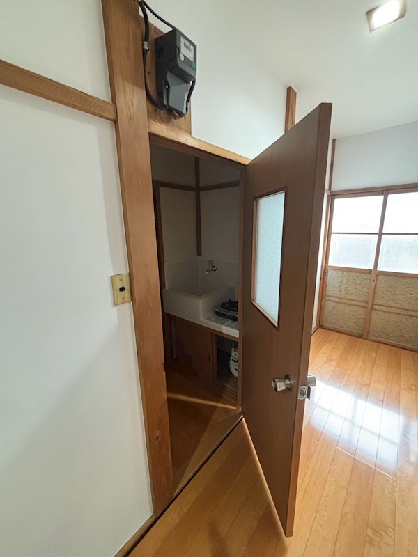 橋本荘 玄関
