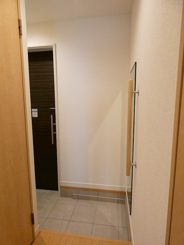 プラザエノモトⅢ 玄関