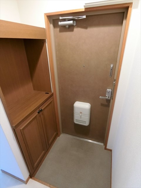 都築ビル  玄関