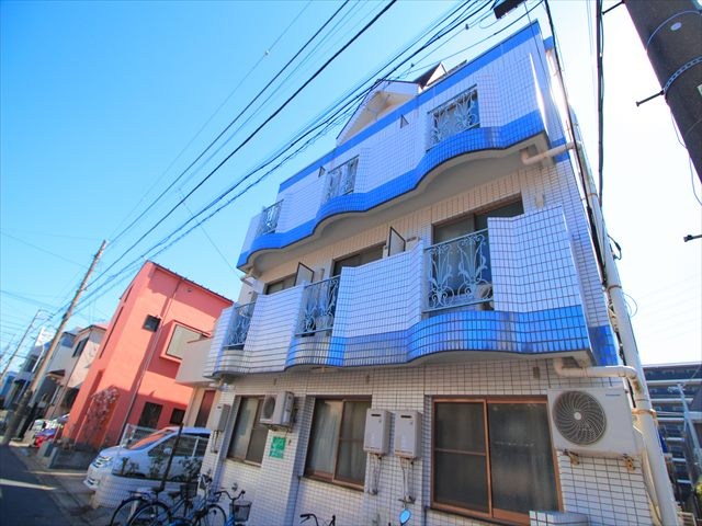 カワベ３２８ 外観
