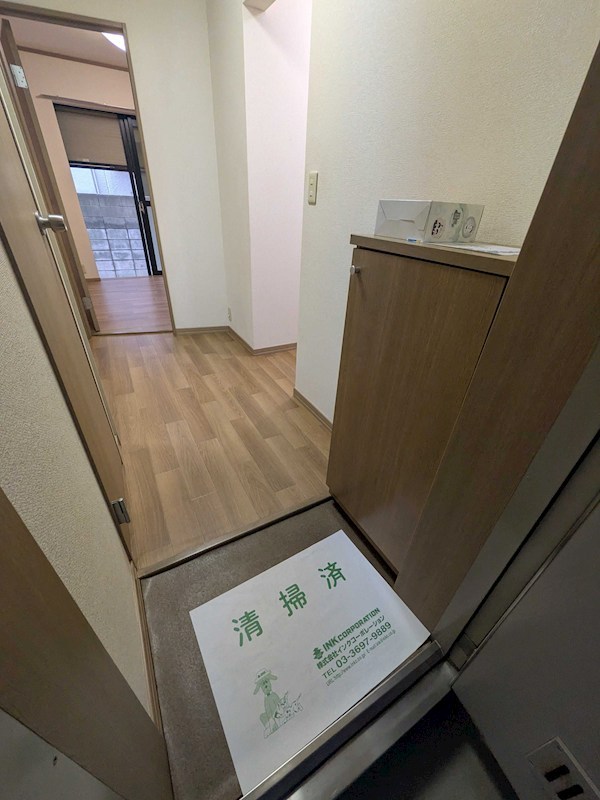 パインヴィラⅢ 玄関