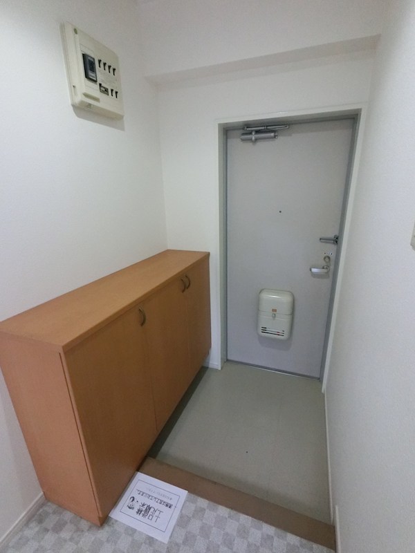 プラネットハイム 玄関