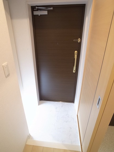アビタ・ヴァン 玄関