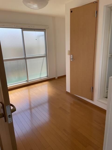嶋村マンション ベッドルーム