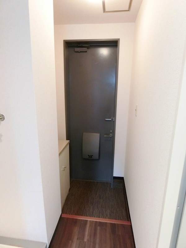 セシルコート 玄関