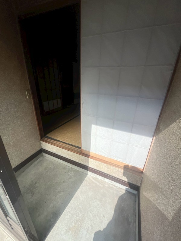 鹿骨6丁目戸建 玄関