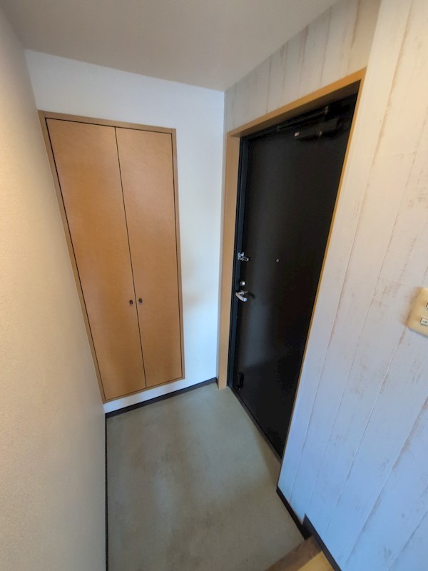 ヒルズ西竹ノ塚 玄関
