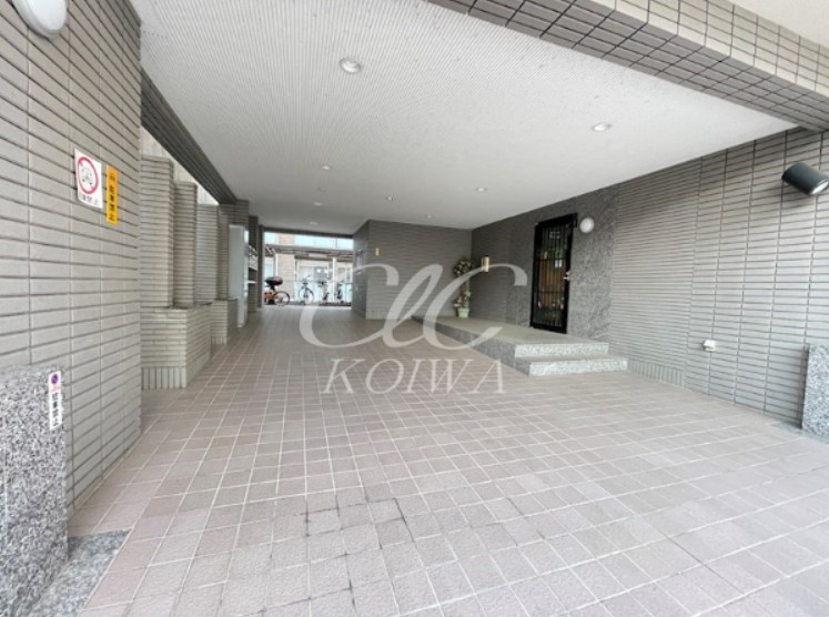 ラポール五番館 エントランス