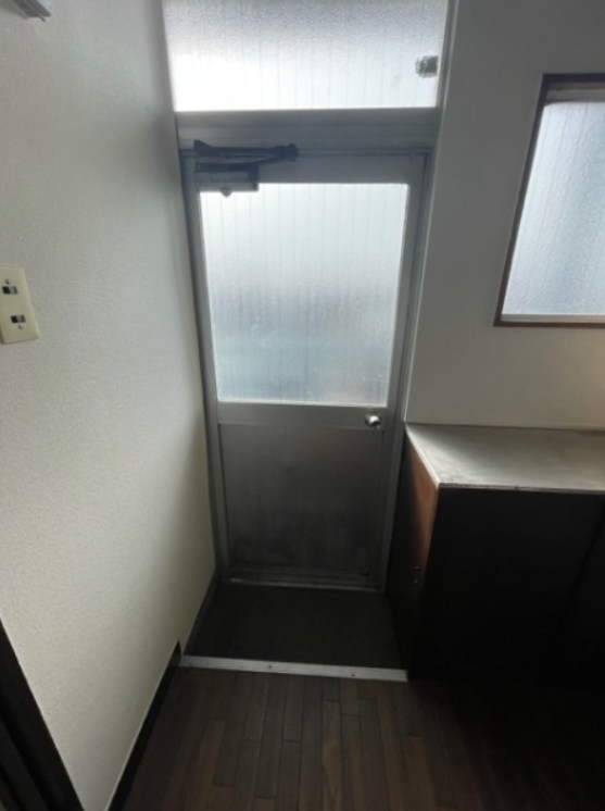 天王マンション 玄関