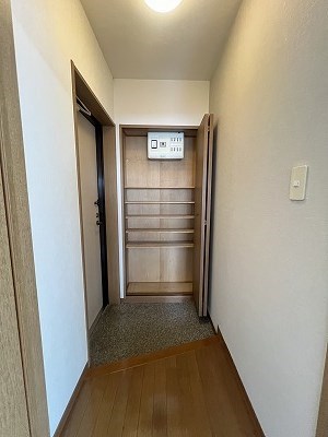 オリンピア 玄関