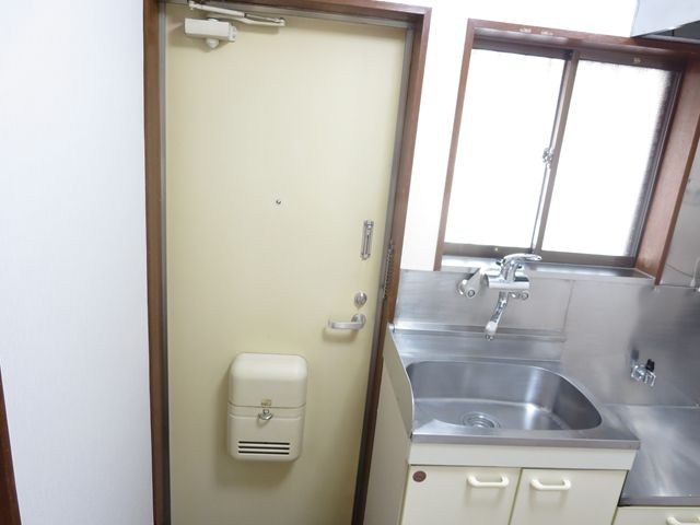 平和コーポ１号館 玄関