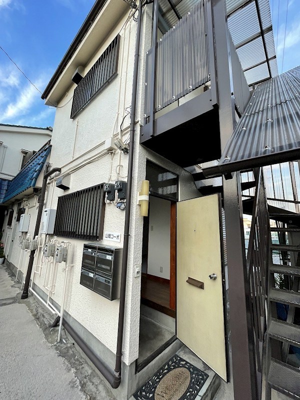 山岡コーポ エントランス