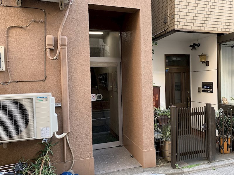 横山マンション  エントランス