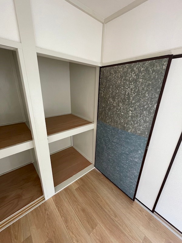 東亜マンション 収納