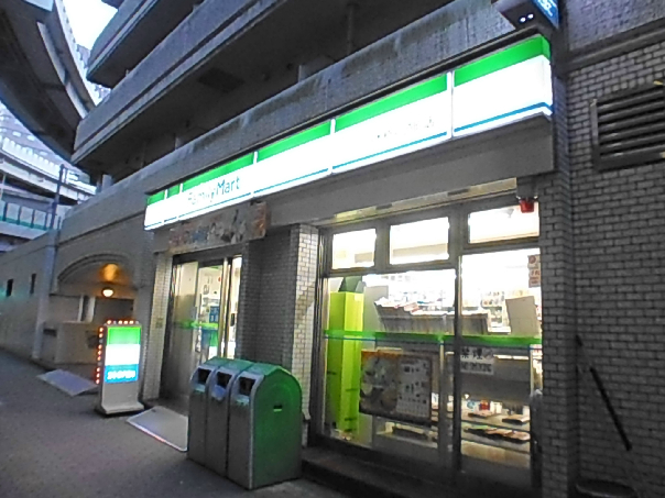 カスタリア新富町Ⅳ コンビニ