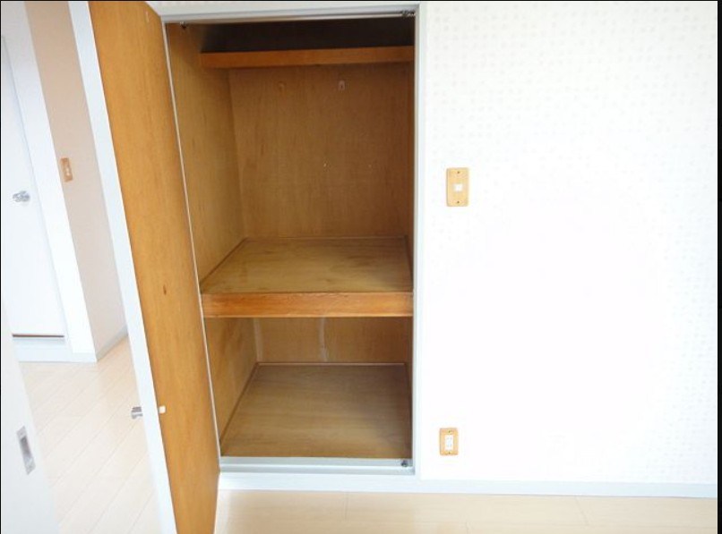 ヴィラ・セレーナ町屋    収納