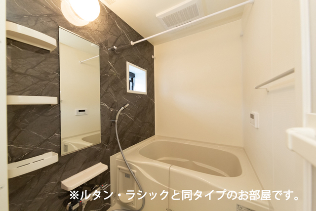 コンフォールＢ 風呂画像