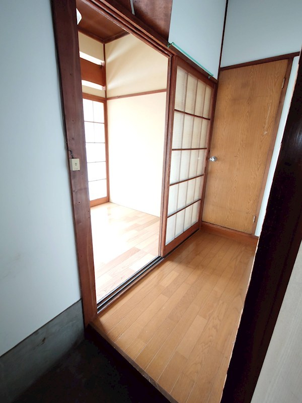 大内荘 玄関