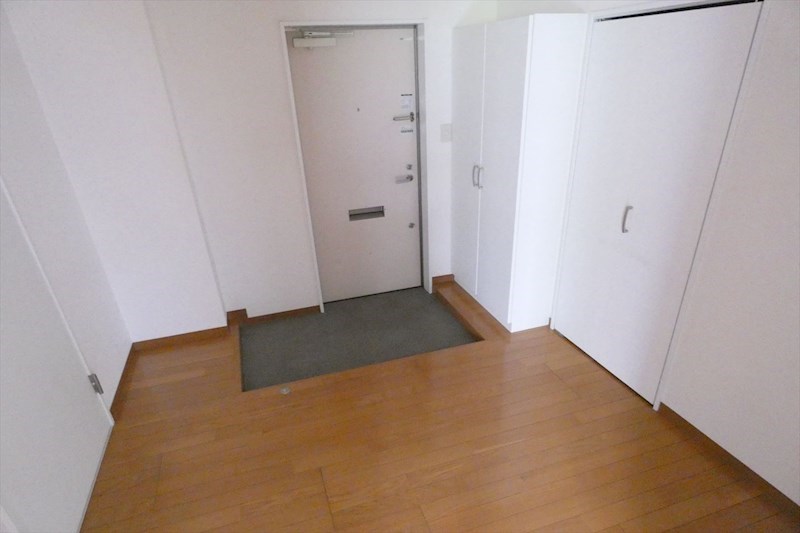 安居ビル 玄関